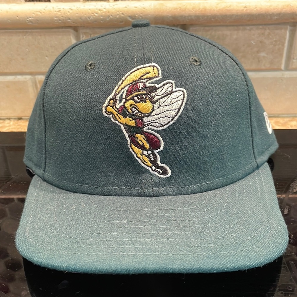 New Era Fitted size 7 1/4 Used Savannah Sand Gnats On field hat